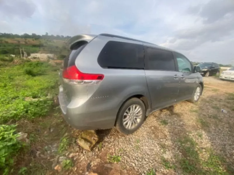 TOYOTA Sienna - 2014