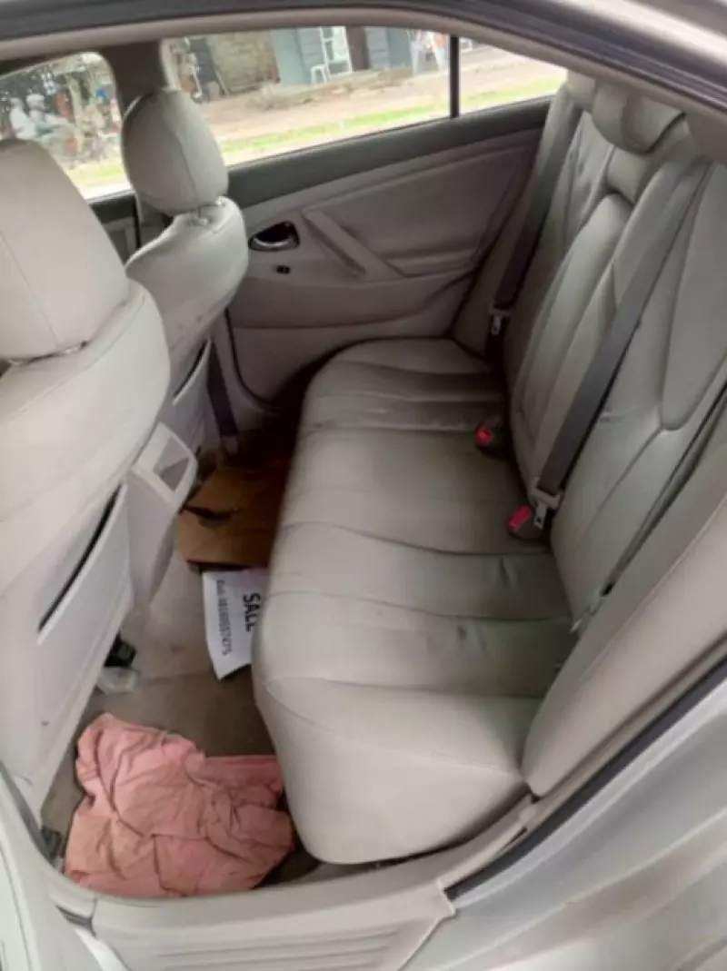 Toyota Camry   - 2010