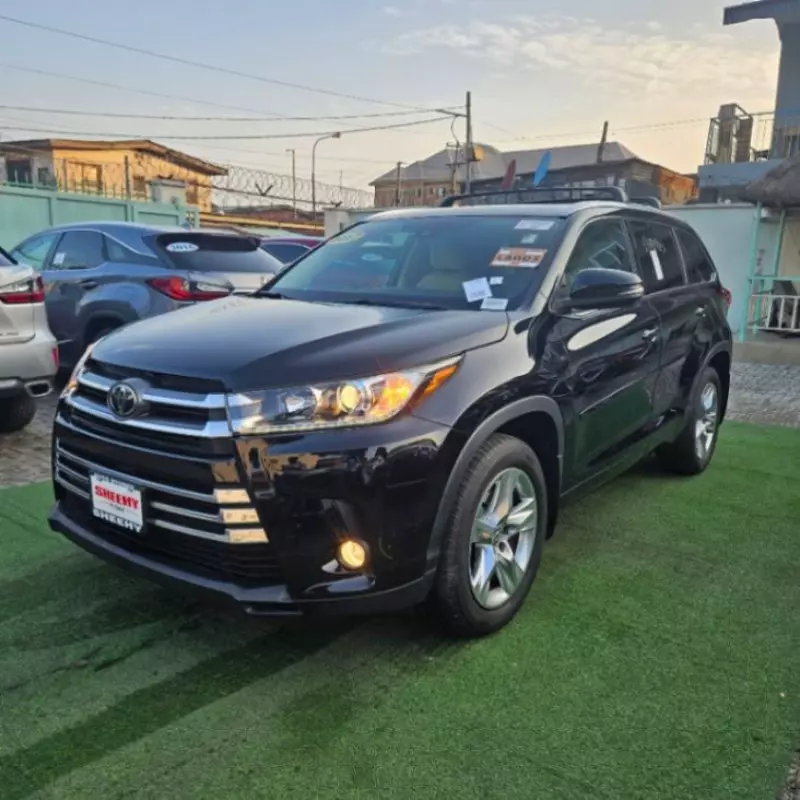 Toyota Highlander   - 2017