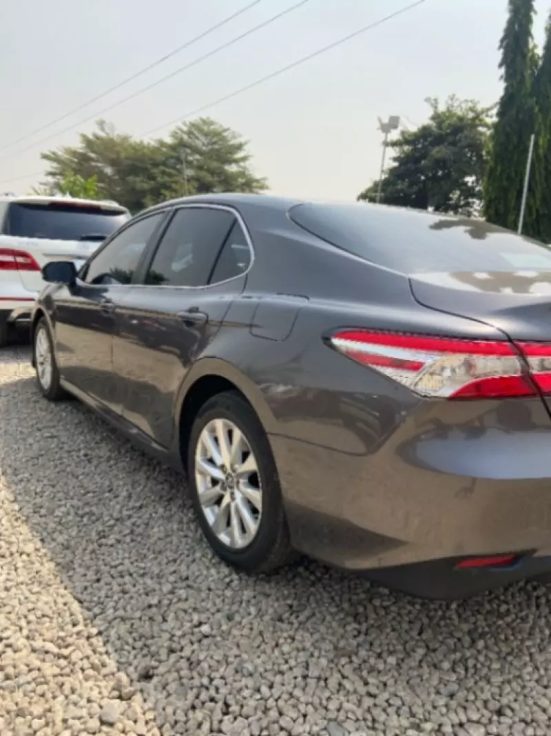 TOYOTA Camry - 2018