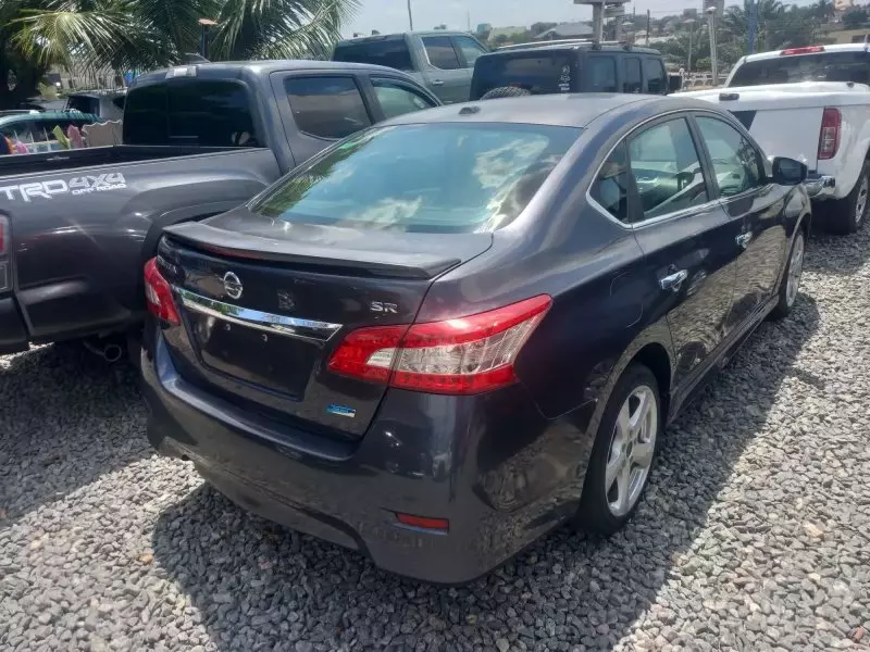 Nissan Sentra   - 2013