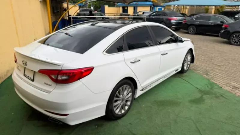 Hyundai Sonata   - 2015