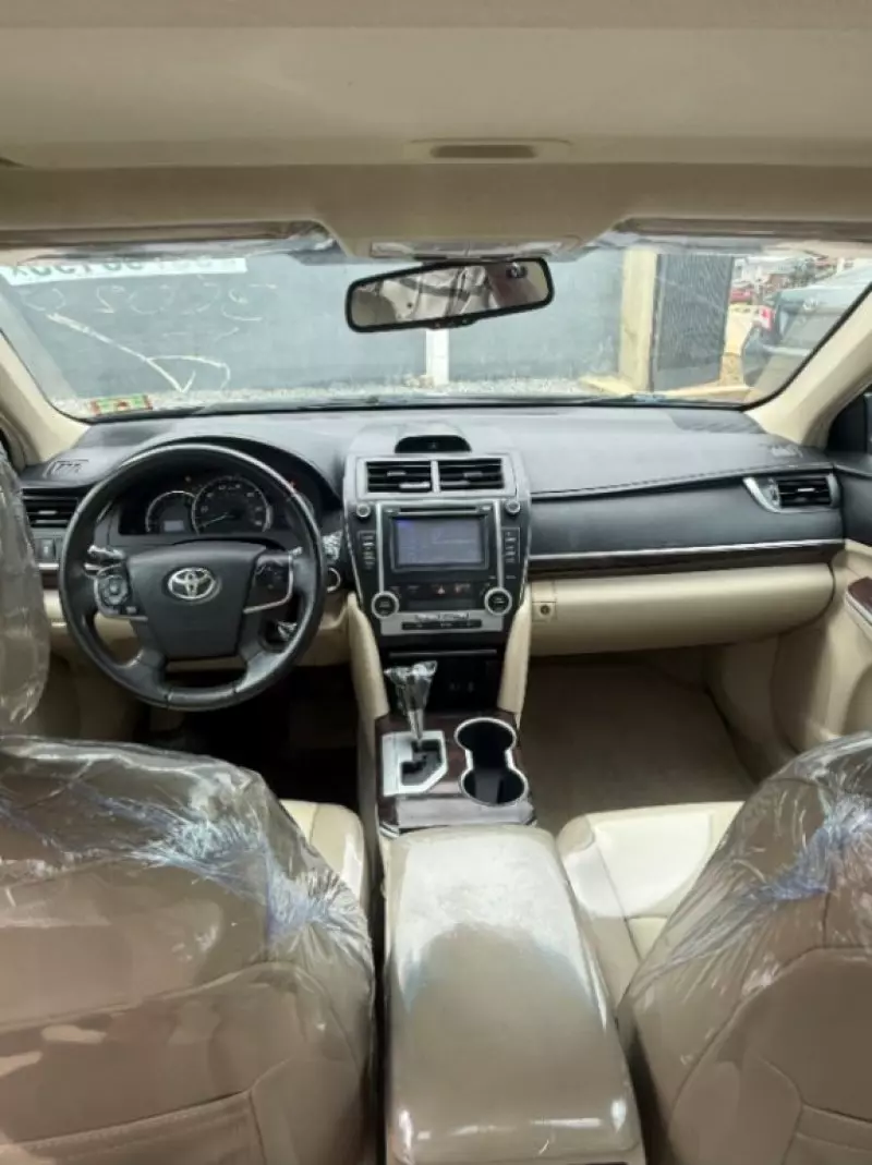 TOYOTA Camry   - 2012