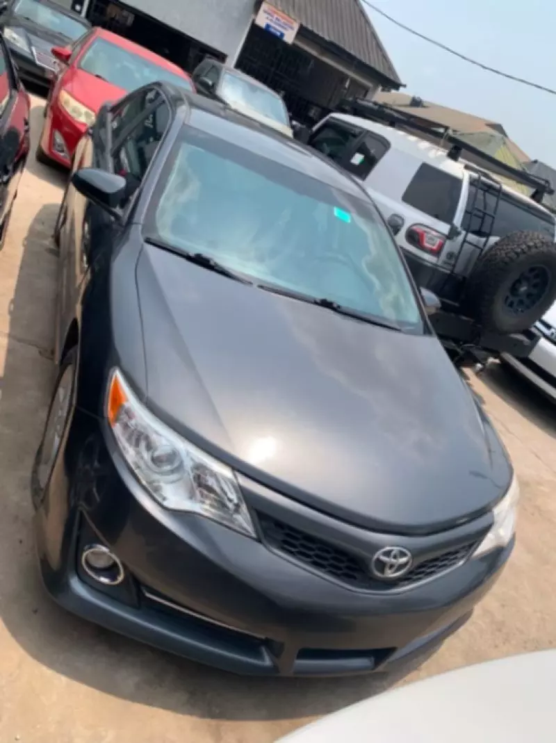 Toyota Camry   - 2013