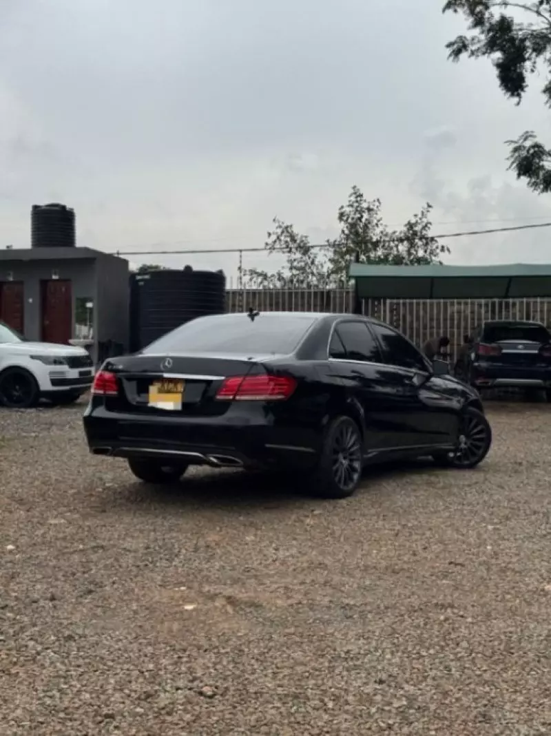 Mercedes-Benz E350   - 2013