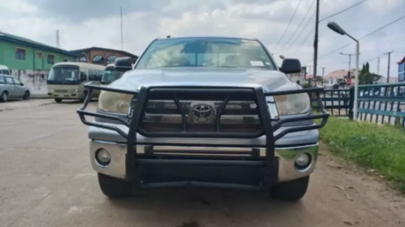 Toyota Tundra   - 2013
