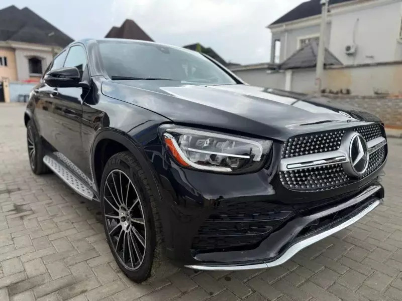 Mercedes-Benz GLC 300 - 2021