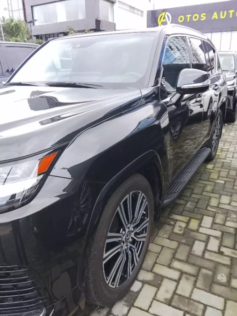 Lexus LX 600 - 2023