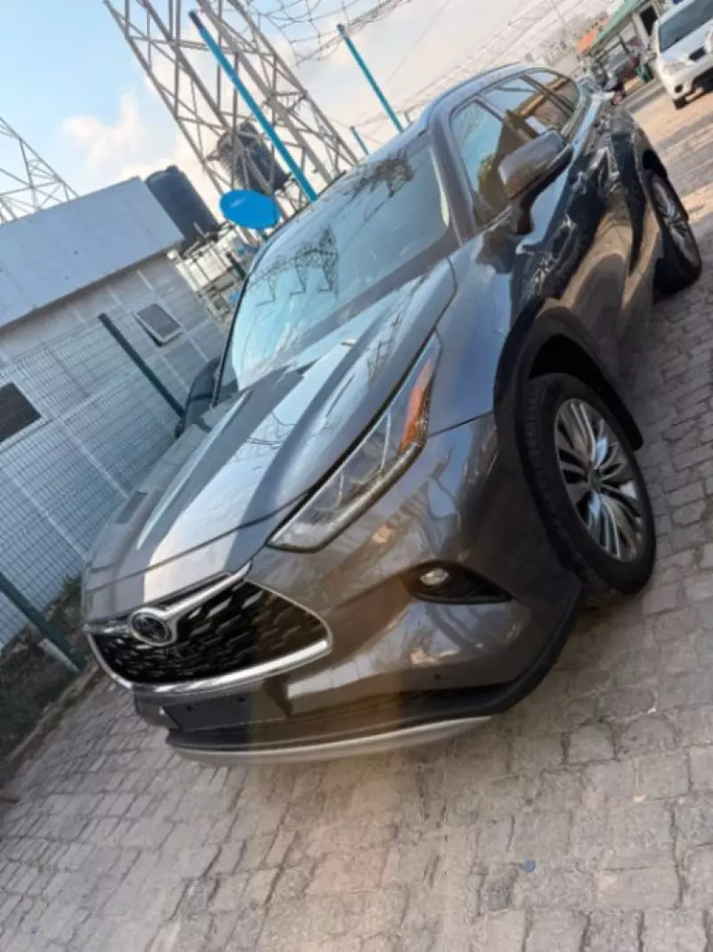 TOYOTA Highlander   - 2021