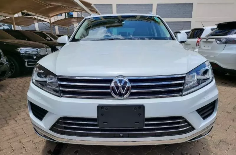 Volkswagen Touareg   - 2016