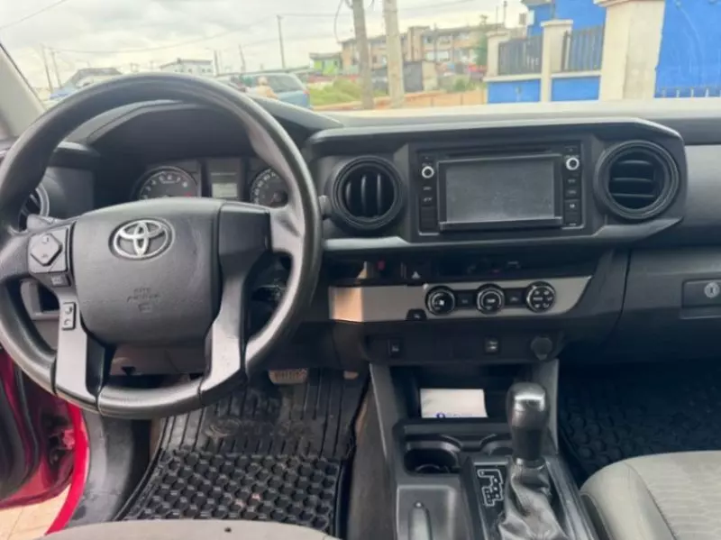 TOYOTA Tacoma   - 2017