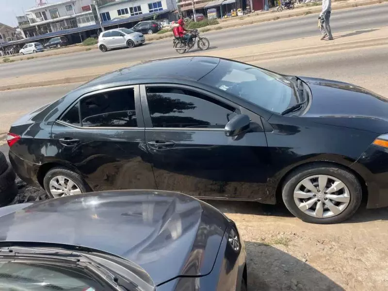 Toyota Corolla   - 2015