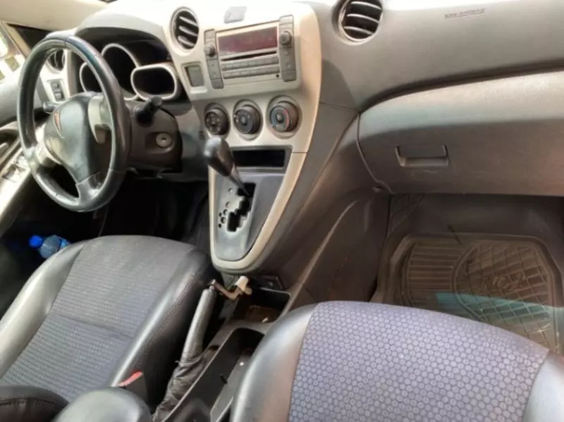 Pontiac Vibe   - 2009