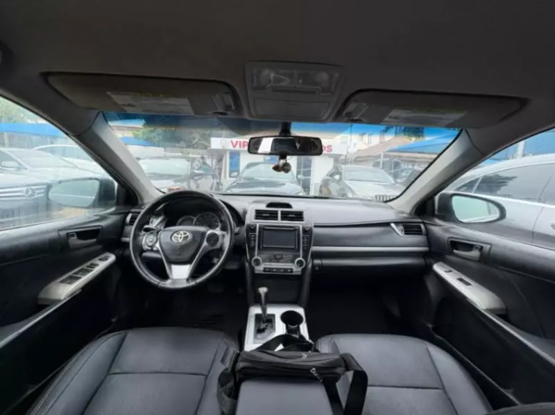 TOYOTA Camry - 2012