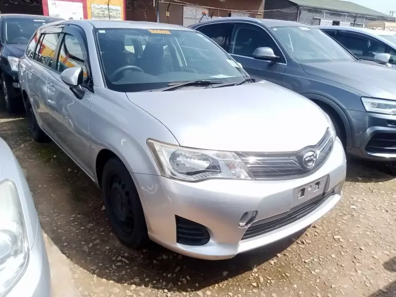Toyota Fielder    - 2012
