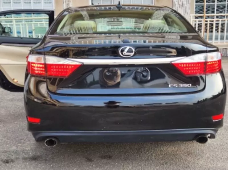 Lexus ES   - 2013