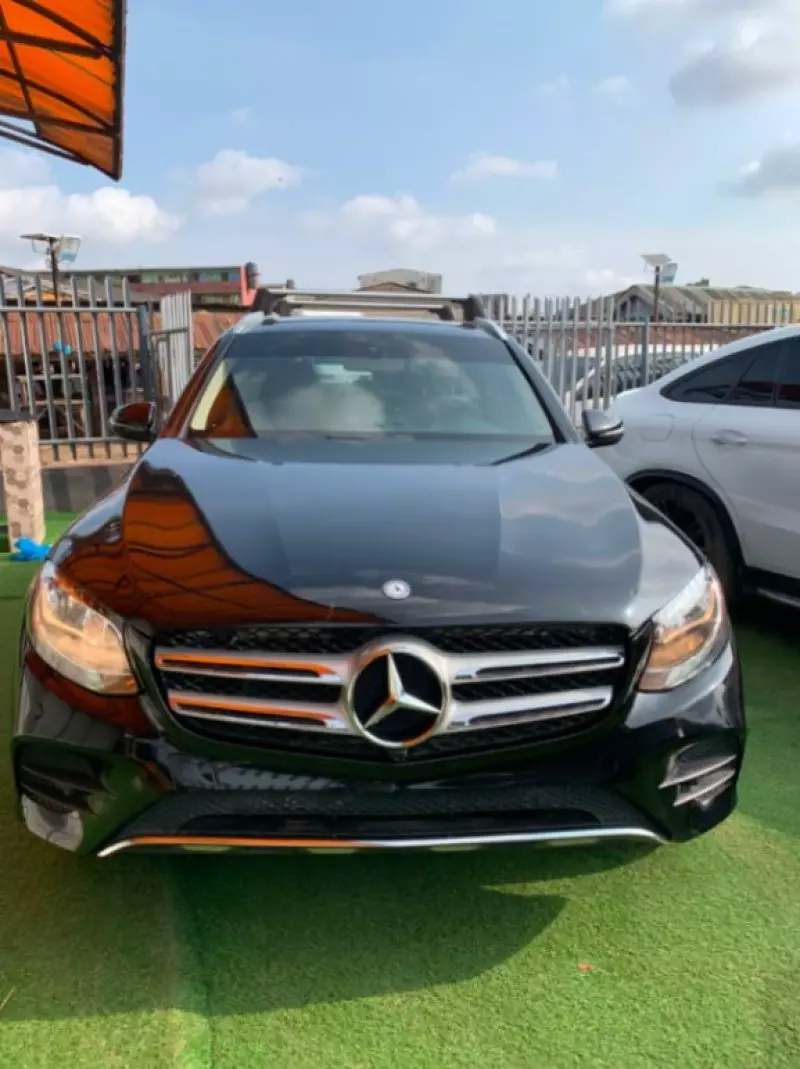Mercedes-Benz GLC 300   - 2016