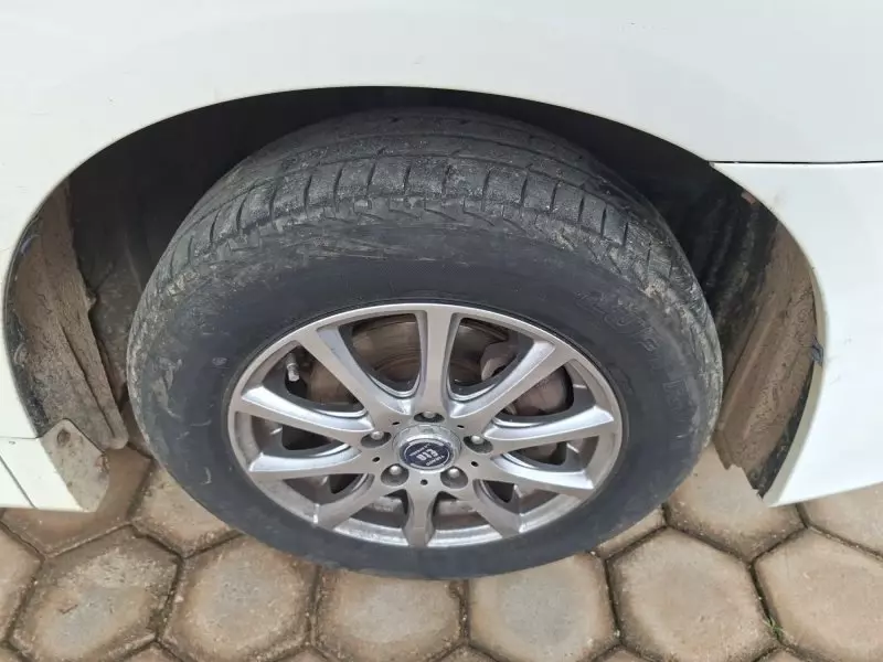 Toyota Premio    - 2012