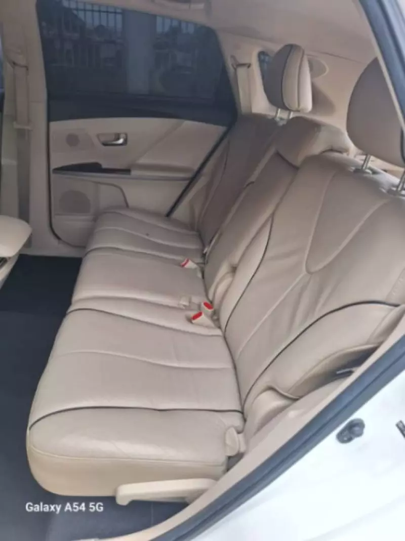 Toyota Venza   - 2013