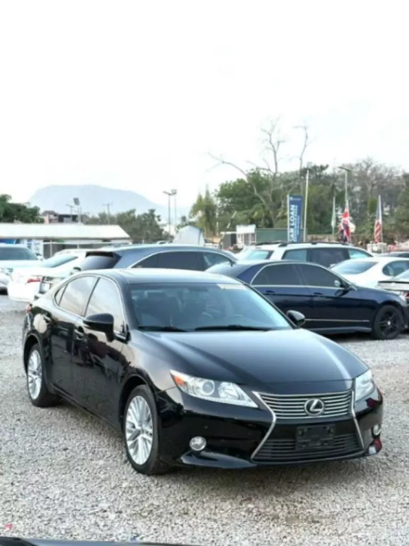 Lexus ES   - 2013