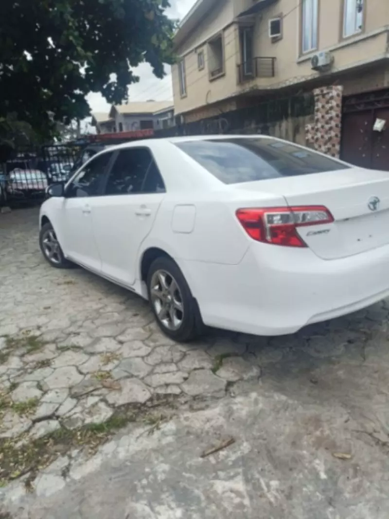 Toyota Camry   - 2013