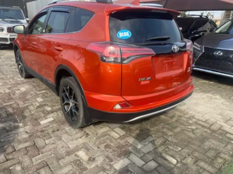Toyota RAV 4   - 2016