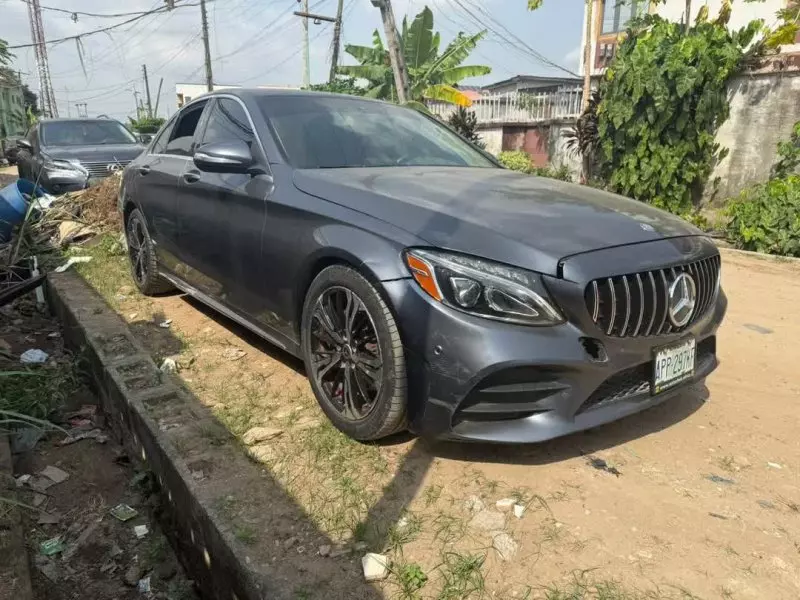 Mercedes-Benz C 300 - 2015