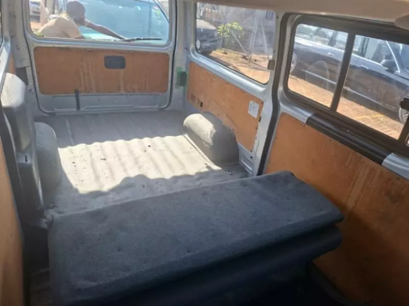TOYOTA Hiace   - 2013