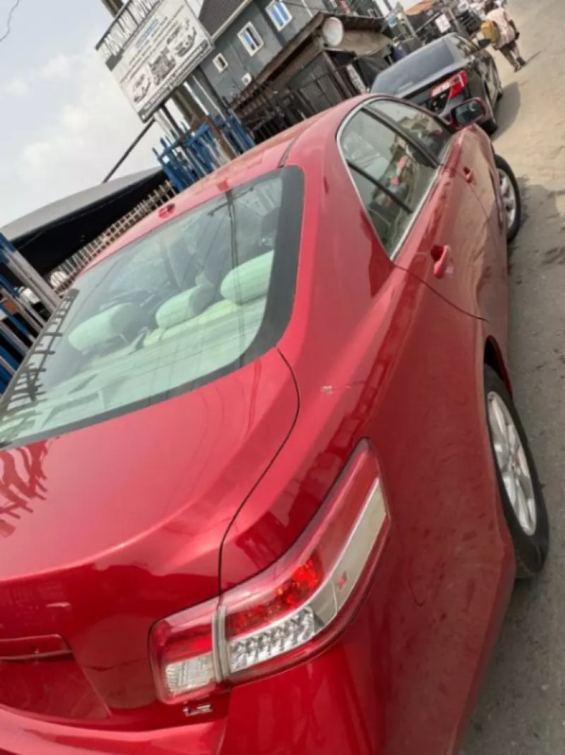 Toyota Camry - 2010