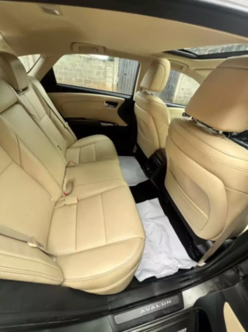 Toyota Avalon   - 2013