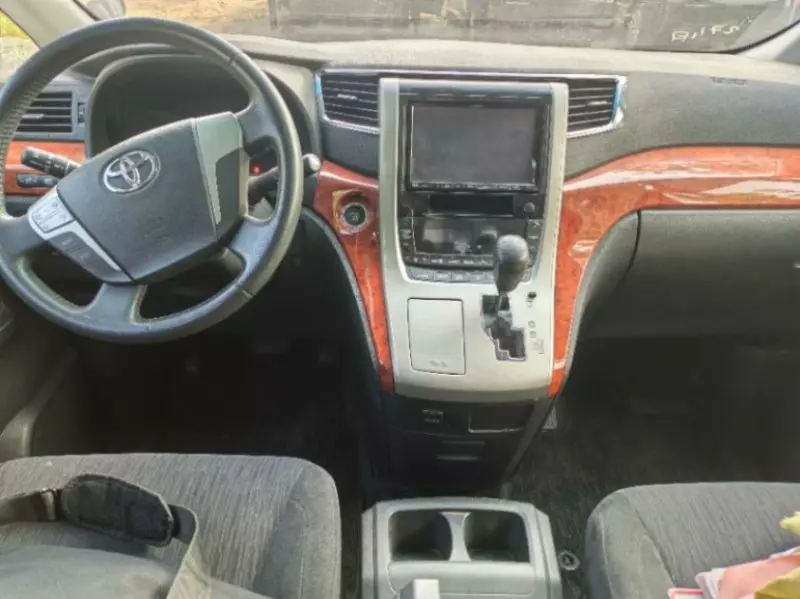 TOYOTA Alphard   - 2013