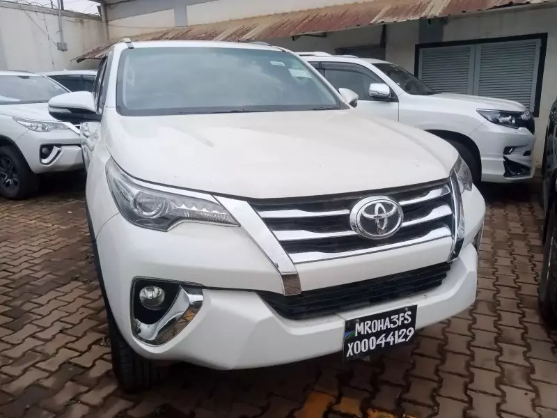 Toyota Fortuner   - 2017