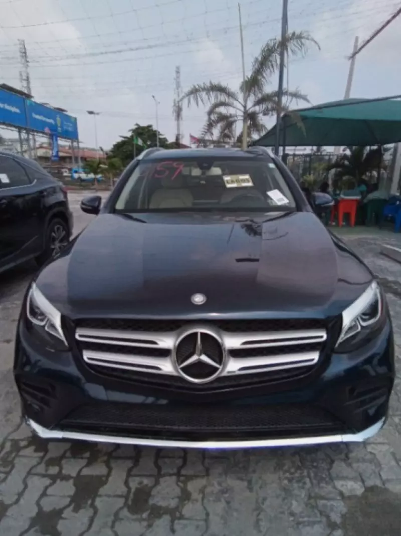 Mercedes-Benz GLC 300   - 2016