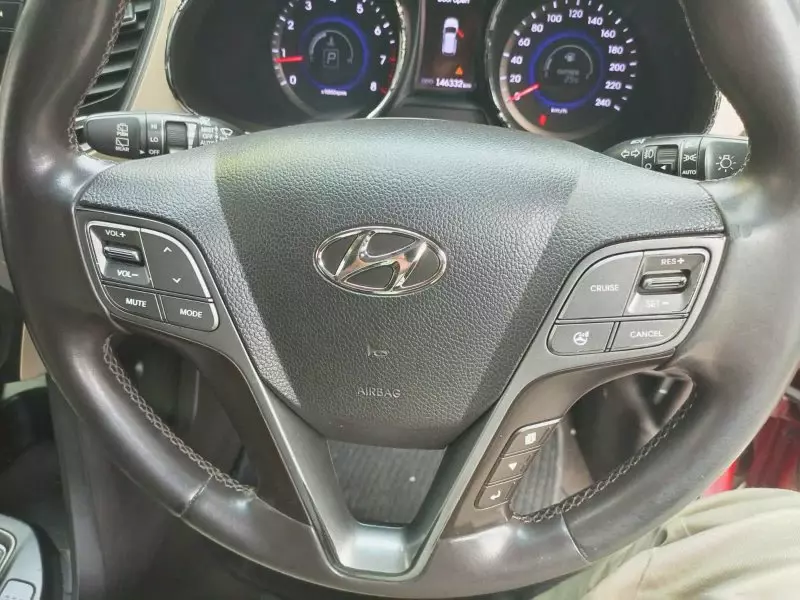 Hyundai Santa Fe   - 2014
