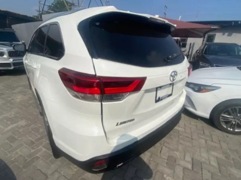 Toyota Highlander   - 2014