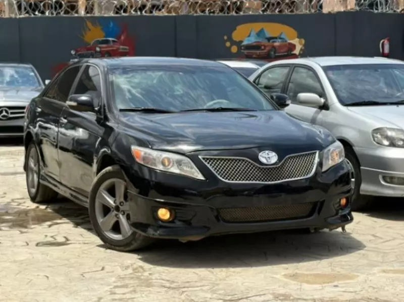 Toyota Camry   - 2009