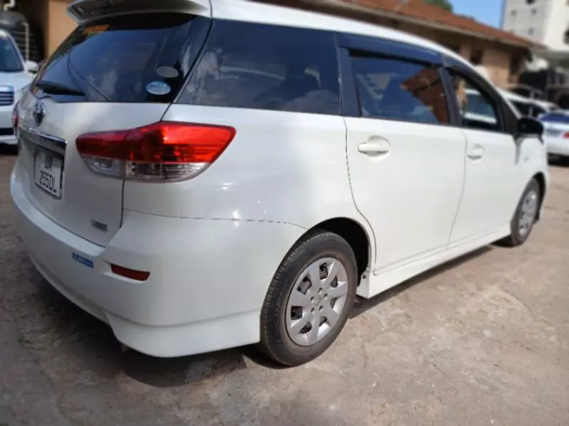 Toyota Wish   - 2010