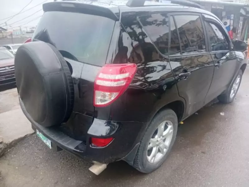 TOYOTA RAV 4   - 2010