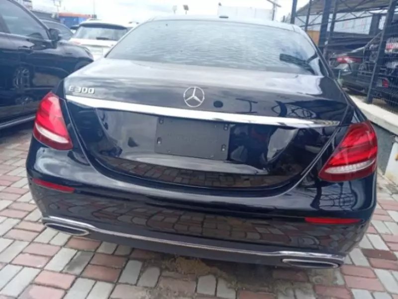 Mercedes-Benz E 300   - 2017