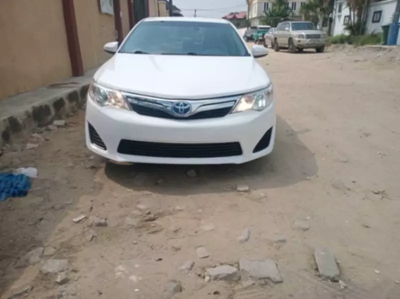 Toyota Camry   - 2014