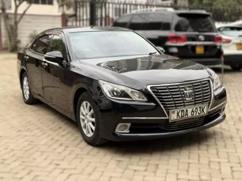 TOYOTA Crown   - 2013