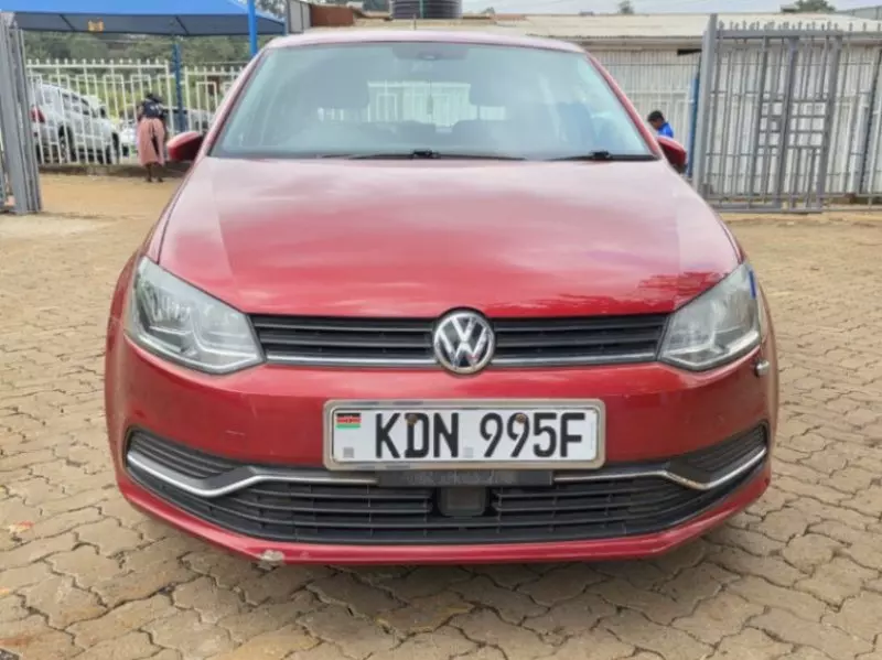 Volkswagen Polo   - 2016