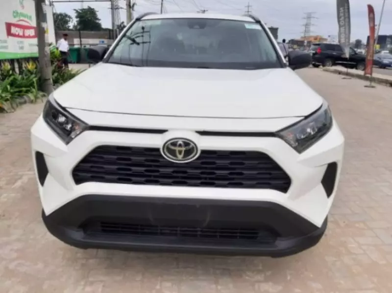 Toyota RAV 4   - 2021