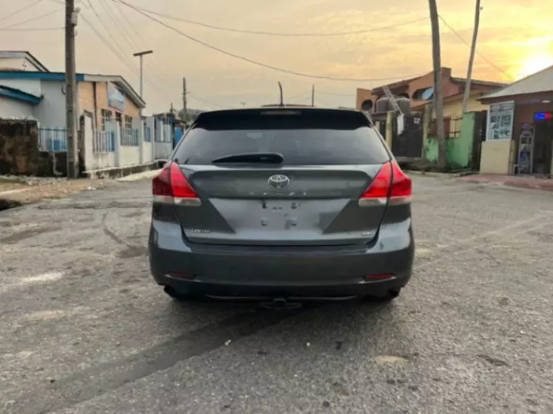 Toyota Venza   - 2011