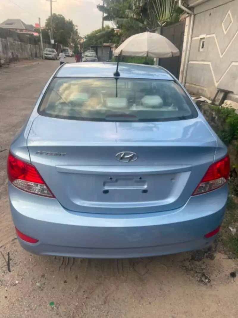 Hyundai Accent HCI - 2013