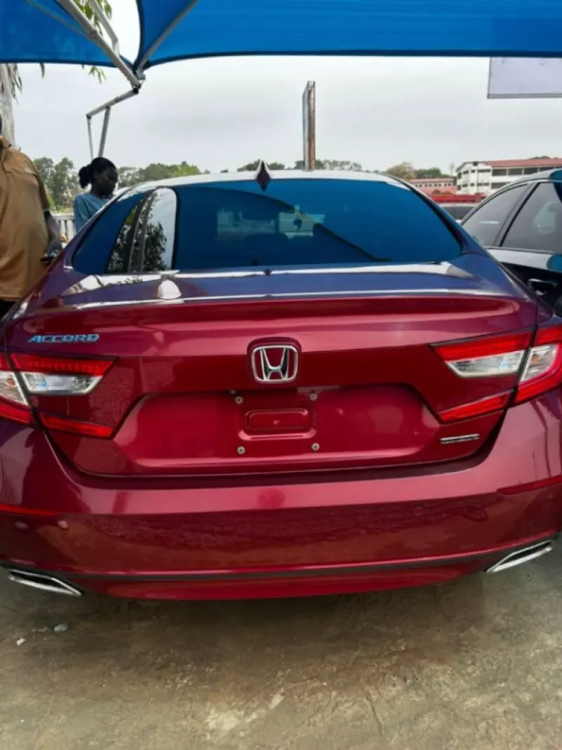 Honda Accord   - 2019