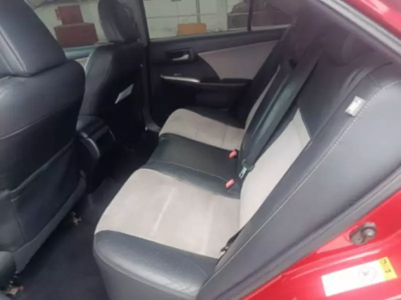 Toyota Camry   - 2012