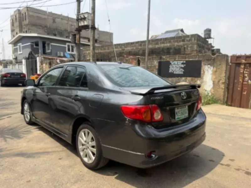 Toyota Corolla - 2010