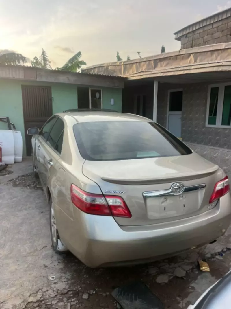 Toyota Camry   - 2008