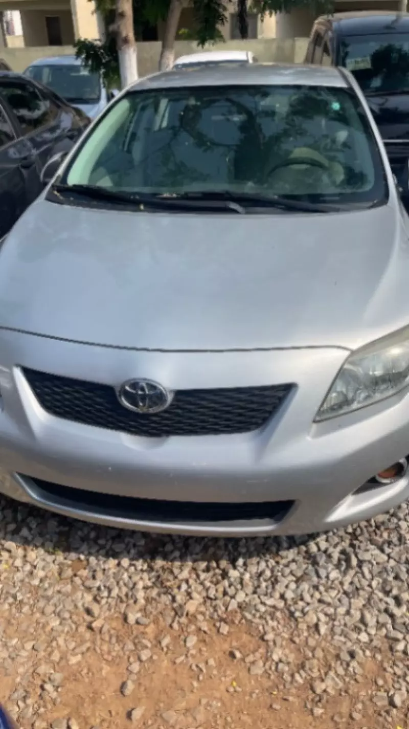 TOYOTA Corolla   - 2010